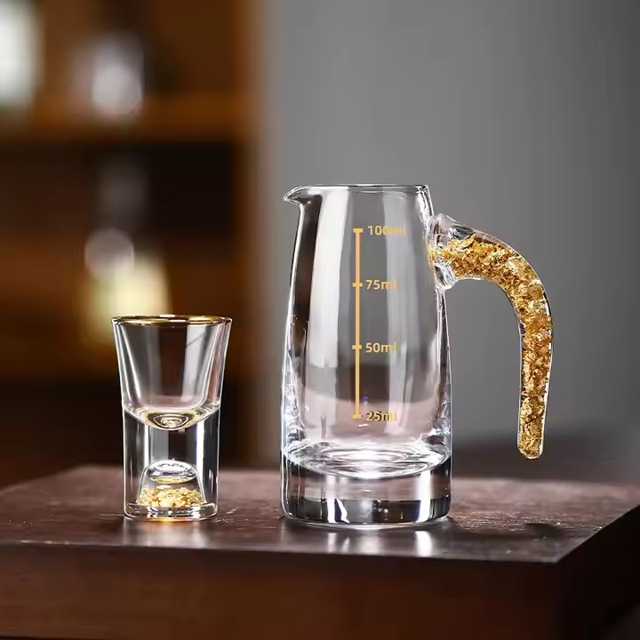 Κρυστάλλινη κανάτα με μεζούρα - Χρυσός / 300ml